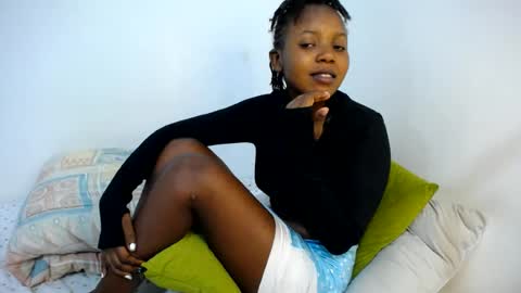 Snapshot of enchantedvee chatting on 18, 6, 2026 Vee online show from 18, 6, 2026