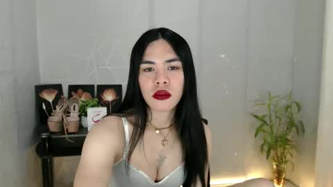 enchantress_mia03 online show from 28, 5, 2026
