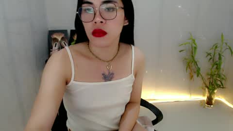 Snapshot of enchantress_mia03 chatting on 7, 7, 2026 enchantress_mia03 online show from 7, 7, 2026
