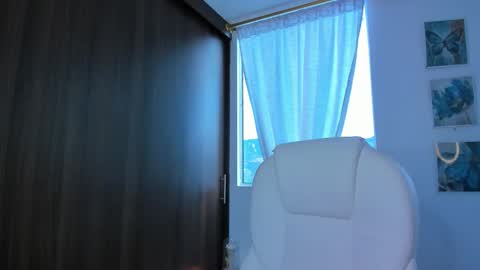 juliana  online show from 23, 9, 2025