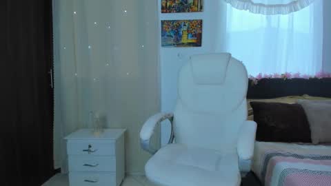 juliana  online show from 20, 11, 2025