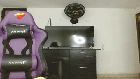 Snapshot of engiel_phoenix chatting on 7, 2, 2025 Engiel phoenix instagram engiel 13 online show from 7, 2, 2025