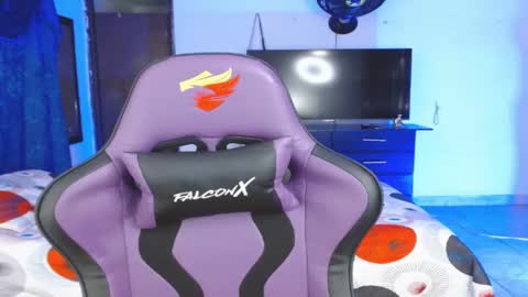 Snapshot of engiel_phoenix chatting on 27, 2, 2025 Engiel phoenix instagram engiel 13 online show from 27, 2, 2025