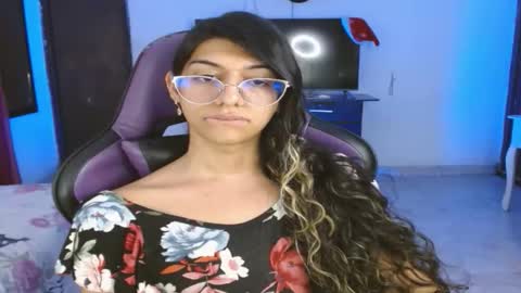 Snapshot of engiel_phoenix chatting on 15, 12, 2025 Engiel phoenix instagram engiel 13 online show from 15, 12, 2025