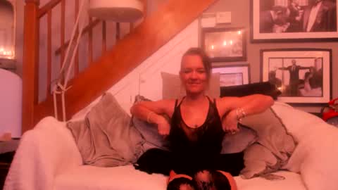 englishcouple81 online show from 8, 5, 2026