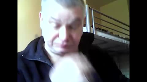 Snapshot of englishguysurrey chatting on 19, 11, 2025 englishguysurrey online show from 19, 11, 2025