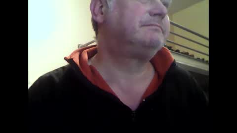 Snapshot of englishguysurrey chatting on 4, 12, 2025 englishguysurrey online show from 4, 12, 2025