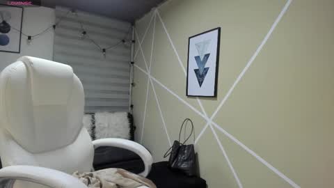 Enma clark online show from 16, 9, 2025