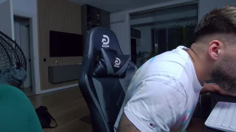 Erik online show from 21, 1, 2025