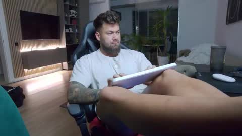 Erik online show from 1, 3, 2025