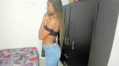 Snapshot of enyelsalas2 chatting on 3, 11, 2025 Angela online show from 3, 11, 2025