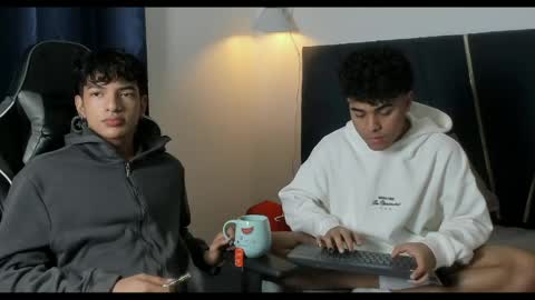 Snapshot of enzo_love18 chatting on 27, 5, 2026 enzo online show from 27, 5, 2026