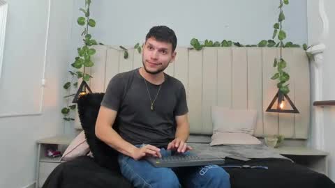 ENZO online show from 12, 11, 2025