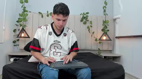 ENZO online show from 26, 11, 2025