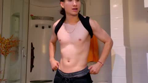 Snapshot of enzo_steel chatting on 8, 1, 2026 enzo_steel online show from 8, 1, 2026