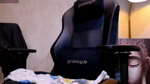 Snapshot of enzo_steel chatting on 7, 2, 2026 enzo_steel online show from 7, 2, 2026