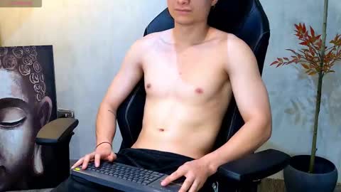 Snapshot of enzo_steel chatting on 19, 2, 2026 enzo_steel online show from 19, 2, 2026