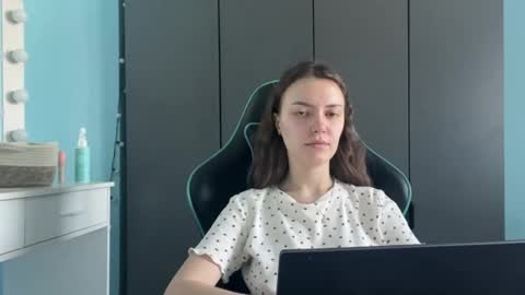 Lily online show from 17, 2, 2026