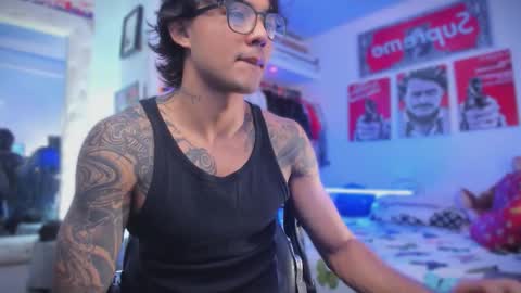 Snapshot of eren_blade_ chatting on 4, 2, 2026 Tht BOSS Eren online show from 4, 2, 2026