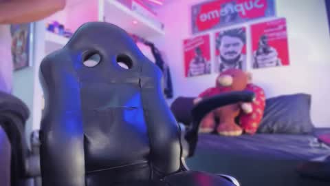 Snapshot of eren_blade_ chatting on 14, 2, 2026 Tht BOSS Eren online show from 14, 2, 2026