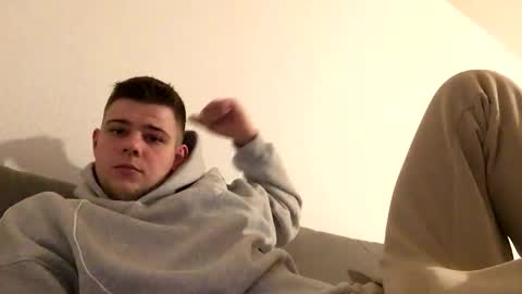 Snapshot of eric123754216 chatting on 17, 11, 2025 eric123754216 online show from 17, 11, 2025