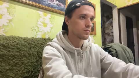 Snapshot of eric_blond chatting on 4, 10, 2025 Eric online show from 4, 10, 2025