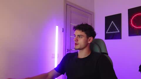 Snapshot of eric_poston chatting on 24, 9, 2025 online show from 24, 9, 2025