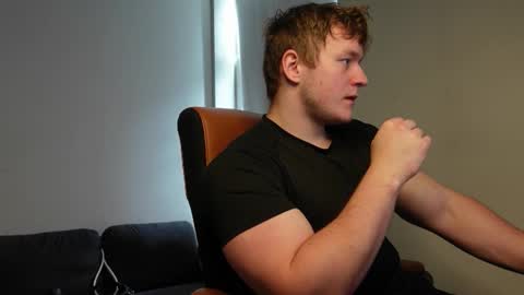 Snapshot of eric_poston chatting on 25, 9, 2025 online show from 25, 9, 2025