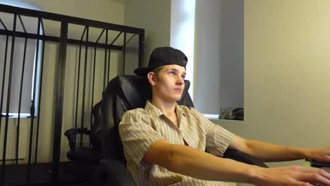 Snapshot of eric_poston chatting on 10, 10, 2025 online show from 10, 10, 2025