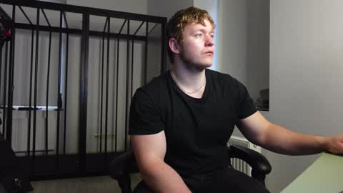 Snapshot of eric_poston chatting on 11, 10, 2025 online show from 11, 10, 2025