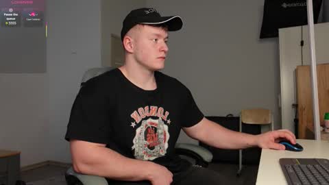 Snapshot of eric_poston chatting on 15, 10, 2025 online show from 15, 10, 2025