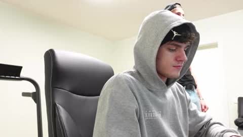    online show from 19, 11, 2025