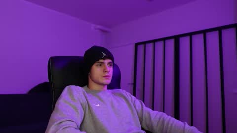    online show from 3, 12, 2025