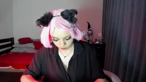 Snapshot of ericahoffman2 chatting on 6, 1, 2025 Erica online show from 6, 1, 2025