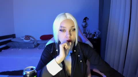 Snapshot of ericahoffman2 chatting on 28, 1, 2025 Erica online show from 28, 1, 2025