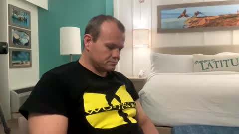 Snapshot of erik339102554 chatting on 22, 11, 2025 Lea Erik online show from 22, 11, 2025