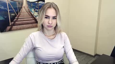 Snapshot of erikagavin chatting on 19, 12, 2024 Erika online show from 19, 12, 2024