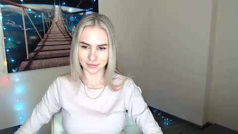 Snapshot of erikagavin chatting on 6, 1, 2025 Erika online show from 6, 1, 2025