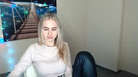 Snapshot of erikagavin chatting on 6, 1, 2025 Erika online show from 6, 1, 2025