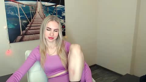 Snapshot of erikagavin chatting on 27, 2, 2025 Erika online show from 27, 2, 2025