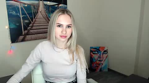 Snapshot of erikagavin chatting on 28, 2, 2025 Erika online show from 28, 2, 2025
