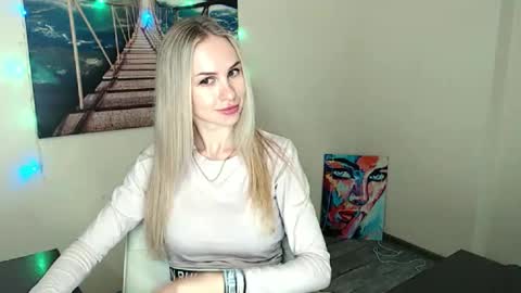 Snapshot of erikagavin chatting on 18, 9, 2025 Erika online show from 18, 9, 2025