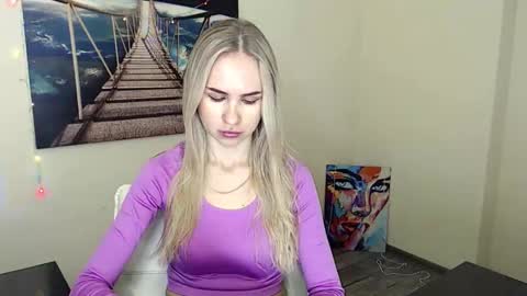 Snapshot of erikagavin chatting on 24, 9, 2025 Erika online show from 24, 9, 2025
