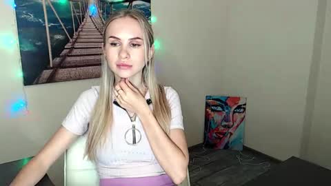 Snapshot of erikagavin chatting on 26, 9, 2025 Erika online show from 26, 9, 2025