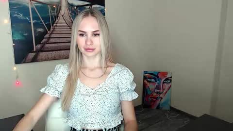 Snapshot of erikagavin chatting on 3, 10, 2025 Erika online show from 3, 10, 2025