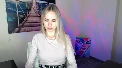 Snapshot of erikagavin chatting on 7, 10, 2025 Erika online show from 7, 10, 2025