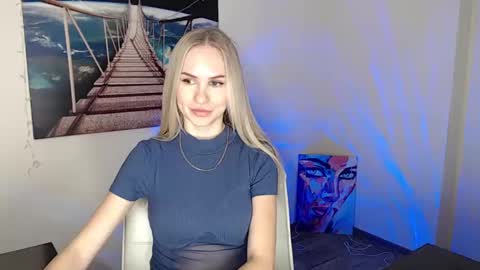Snapshot of erikagavin chatting on 14, 10, 2025 Erika online show from 14, 10, 2025