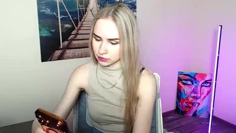 Snapshot of erikagavin chatting on 13, 5, 2026 Erika online show from 13, 5, 2026