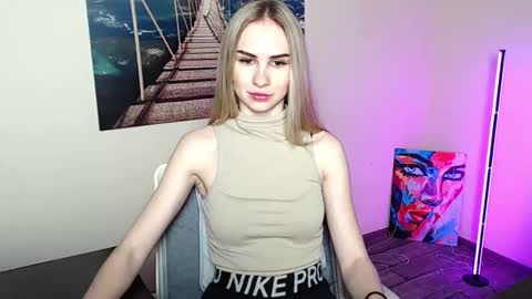 Snapshot of erikagavin chatting on 4, 6, 2026 Erika online show from 4, 6, 2026