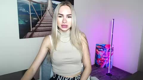 Snapshot of erikagavin chatting on 8, 7, 2026 Erika online show from 8, 7, 2026